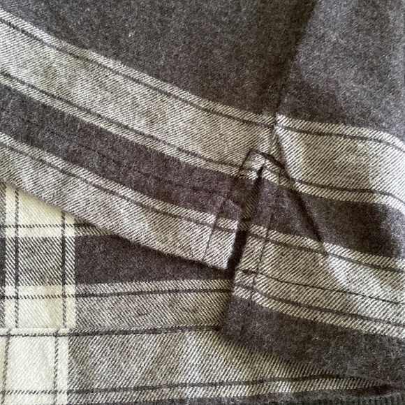 Urban Outfitters NWT Standard Cloth flannel button front grey black plaid - Picture 11 of 14